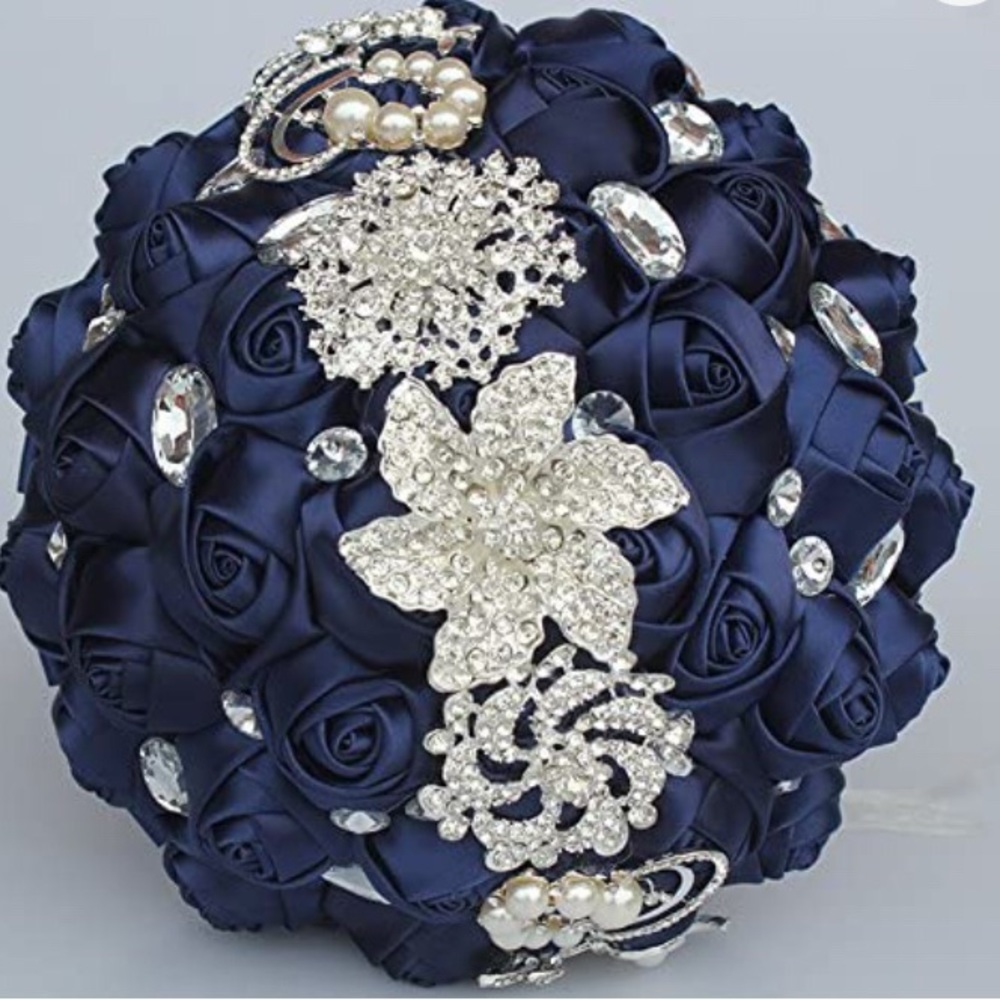NEVER USE 3 BOUQUETS Navy blue and White.